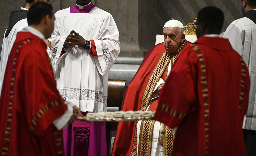 Il Papa, c'è bisogno di una Chiesa e società dalle porte aperte