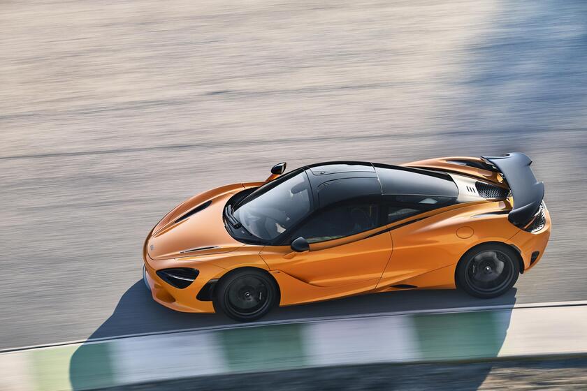 McLaren Artura Spider al Salone dell'Auto di Torino 2024