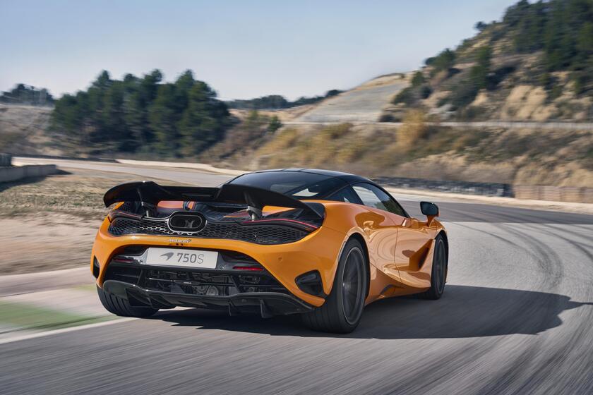 McLaren Artura Spider al Salone dell'Auto di Torino 2024