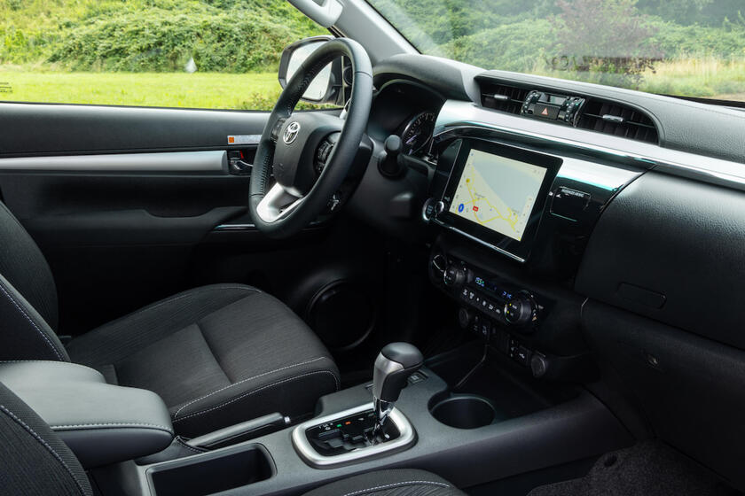 Toyota Hilux Double Cab 2.8 D Hybrid 48V