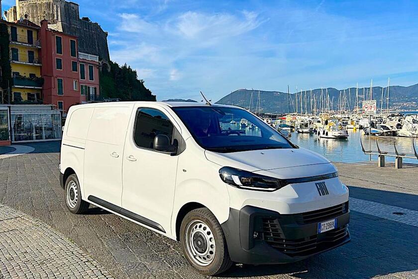 Fiat Scudo Furgone Multijet3 145 AT