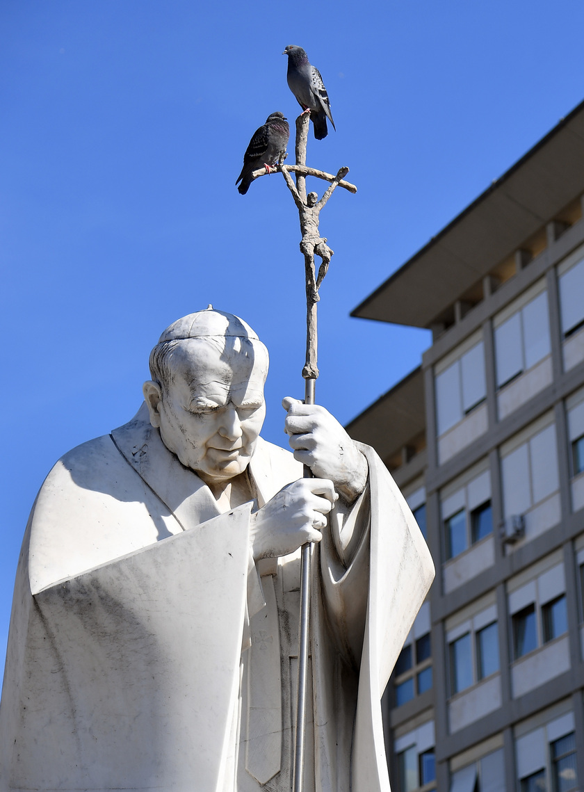 Papa Francesco ricoverato al Policlinico Gemelli