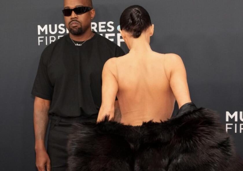 Grammy: Kayne West e Bianca Censori