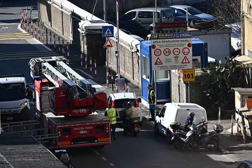 Morto in porto Genova, sindacati indicono sciopero immediato