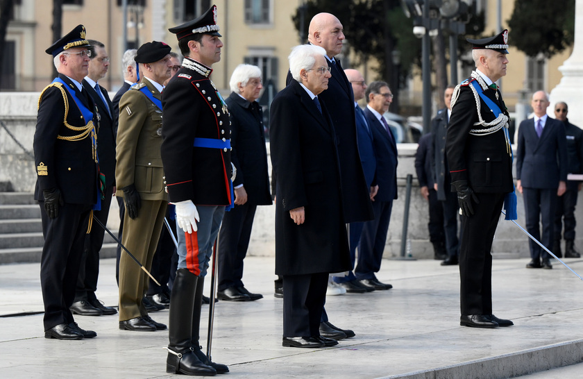 Giornata dell'unita' nazionale, Mattarella all'Altare della Patria