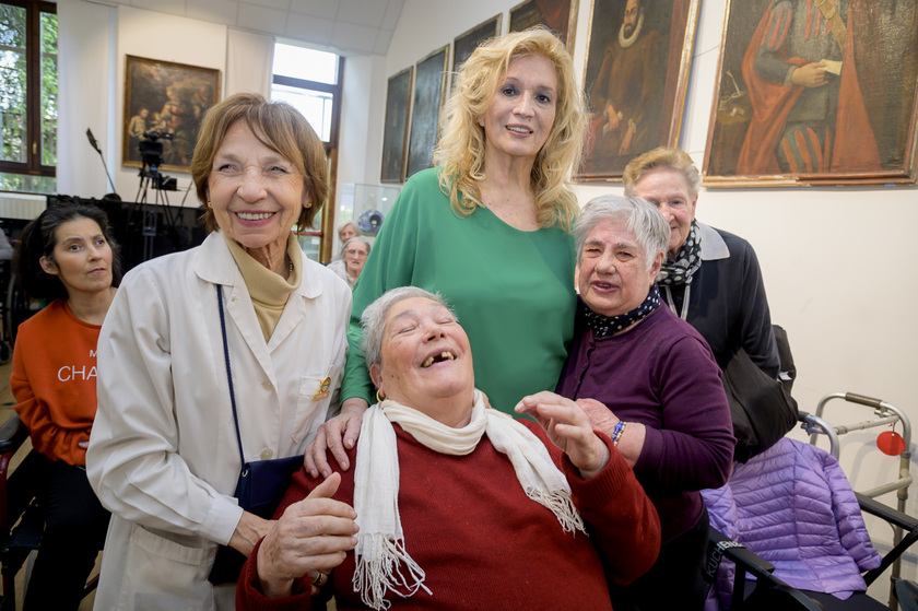 Iva Zanicchi canta con Fondazione Amplifon per Let's Dream