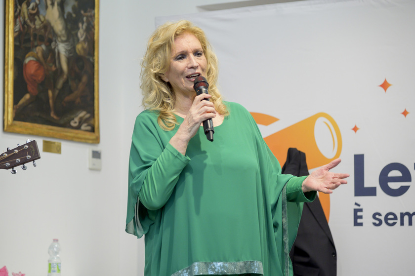 Iva Zanicchi canta con Fondazione Amplifon per Let's Dream