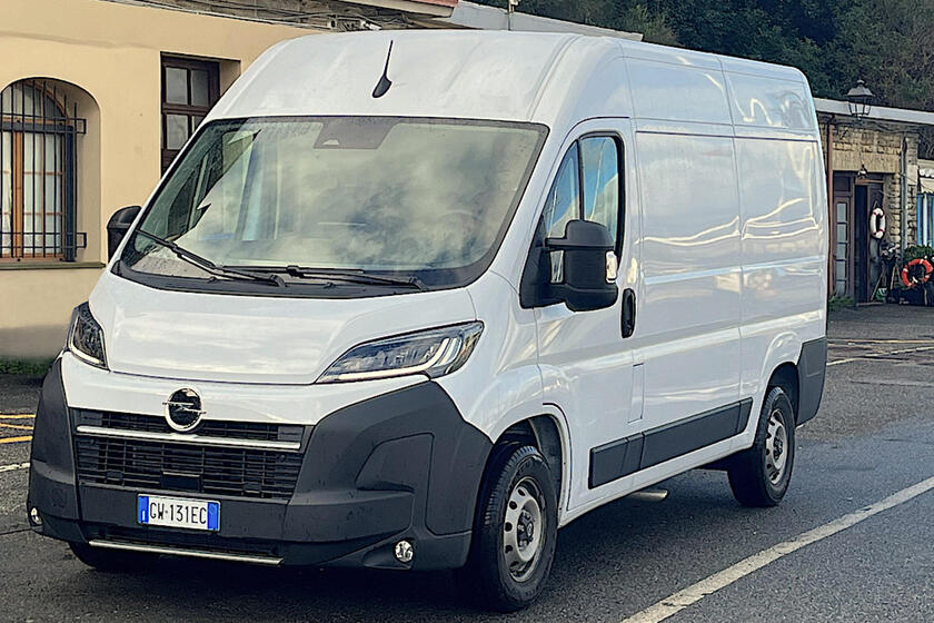 Opel Movano 2.2 BlueHdi 140 Lastrato 35 q