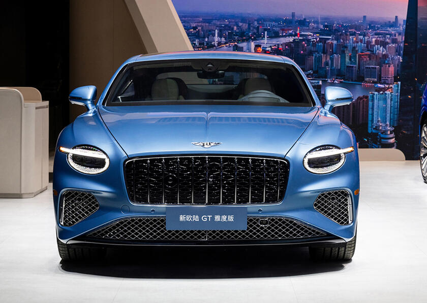 Nuove Bentley Continental GT e Flying Spur versione Azure