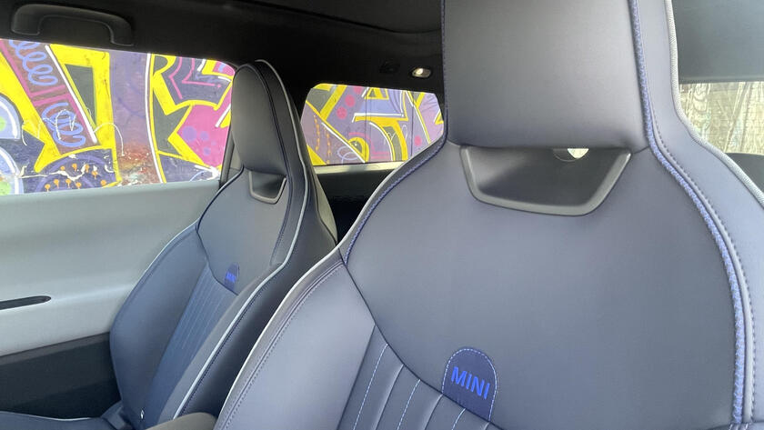 Mini Cooper SE All-Electric: stile, sicurezza e performance per la città