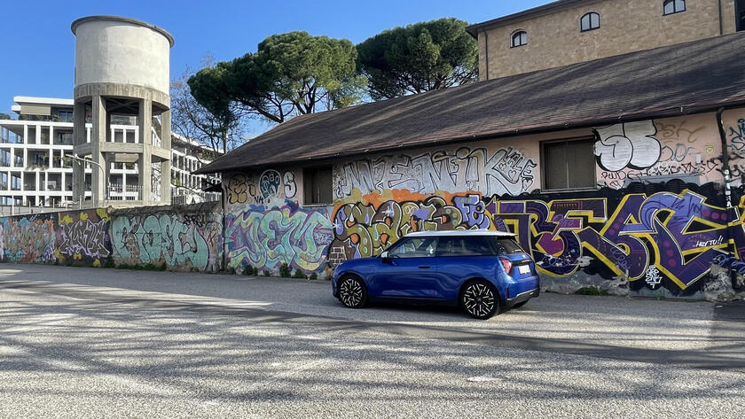 Mini Cooper SE All-Electric: stile, sicurezza e performance per la città