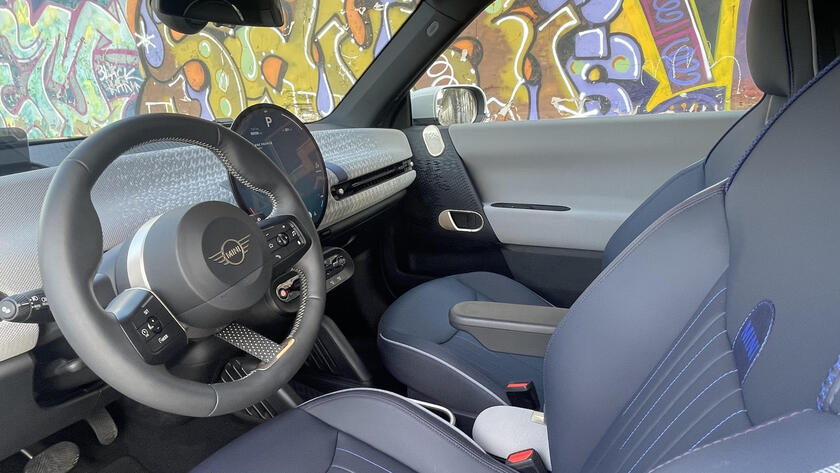 Mini Cooper SE All-Electric: stile, sicurezza e performance per la città