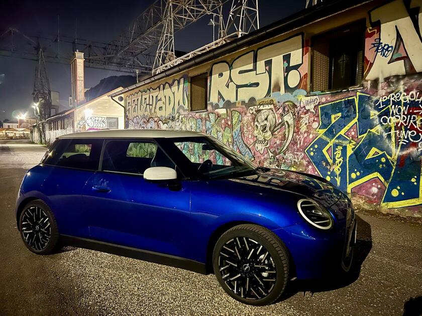 Mini Cooper SE All-Electric: stile, sicurezza e performance per la città
