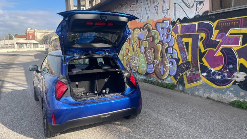 Mini Cooper SE All-Electric: stile, sicurezza e performance per la città