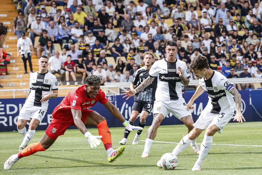 Soccer: Serie A ; Parma - Como