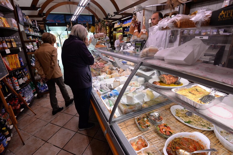 - RIPRODUZIONE RISERVATA