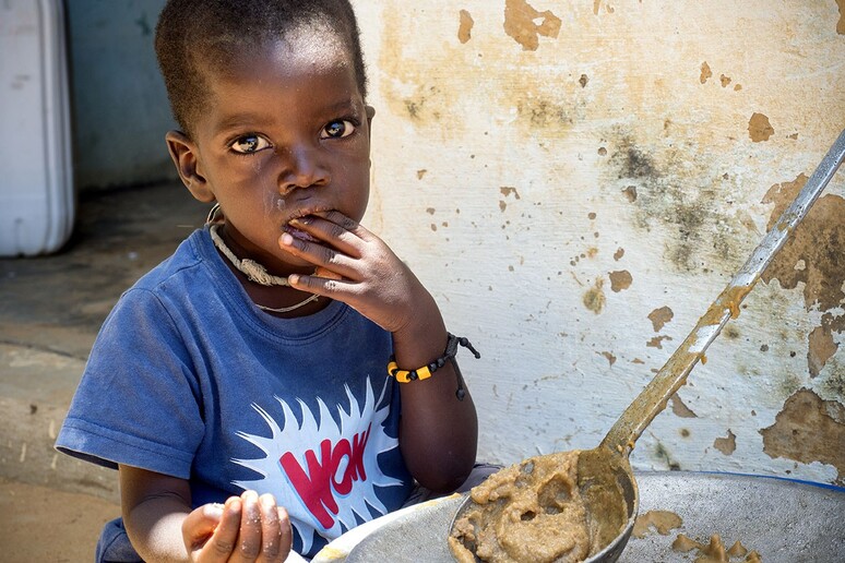 Povertà, ASeS e Cia presentano il progetto fotografico  'Foodporn vs Foodpoor '  (foto di Mauro Pagnano) - RIPRODUZIONE RISERVATA