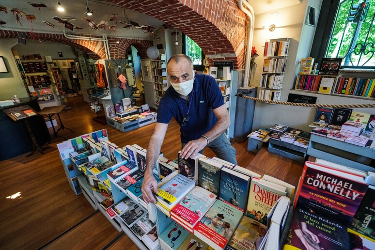 Una libreria in tempi di coronavirus - RIPRODUZIONE RISERVATA