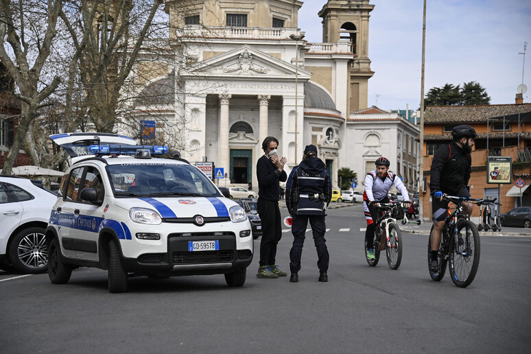 - RIPRODUZIONE RISERVATA