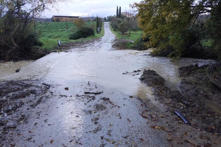 - RIPRODUZIONE RISERVATA