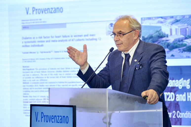 - RIPRODUZIONE RISERVATA