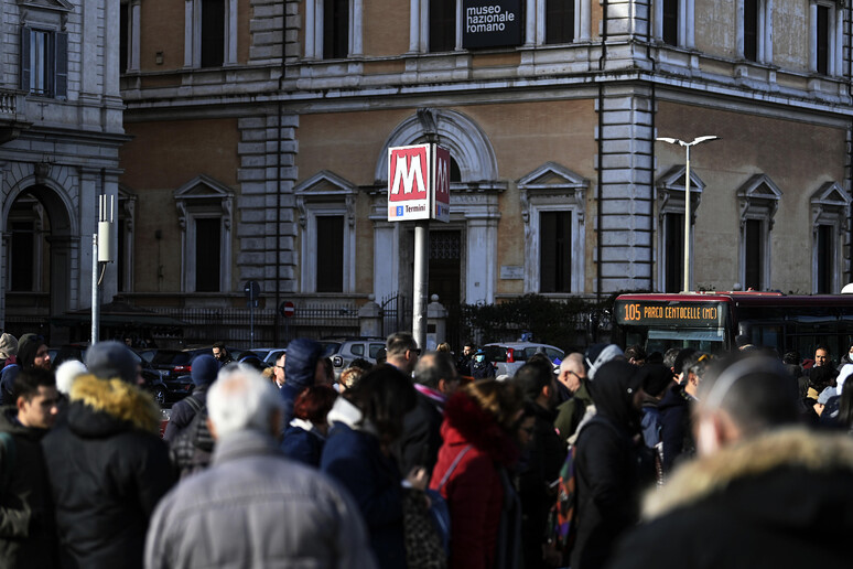 - RIPRODUZIONE RISERVATA