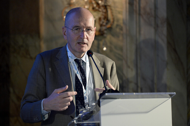 - RIPRODUZIONE RISERVATA