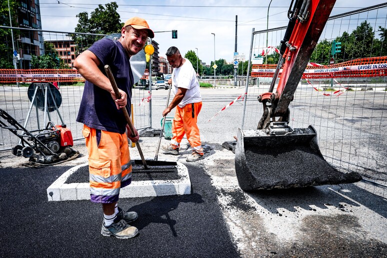 - RIPRODUZIONE RISERVATA