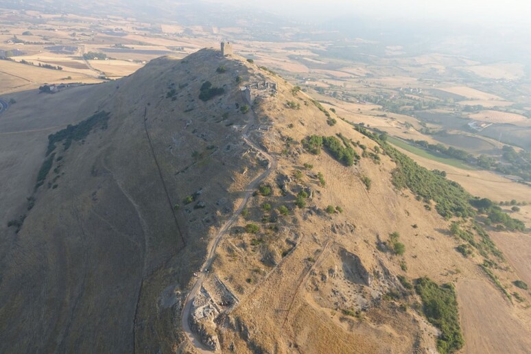 - RIPRODUZIONE RISERVATA