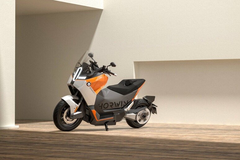 Horwin sbarca in Usa con i suoi maxi scooter elettrici -     RIPRODUZIONE RISERVATA