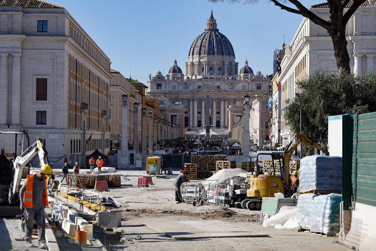 - RIPRODUZIONE RISERVATA