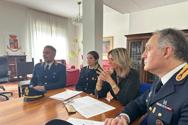 - RIPRODUZIONE RISERVATA