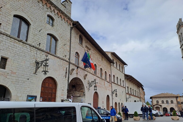 - RIPRODUZIONE RISERVATA