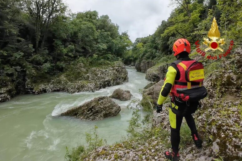 - RIPRODUZIONE RISERVATA