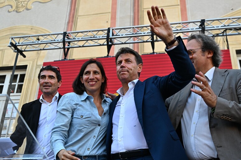 - RIPRODUZIONE RISERVATA