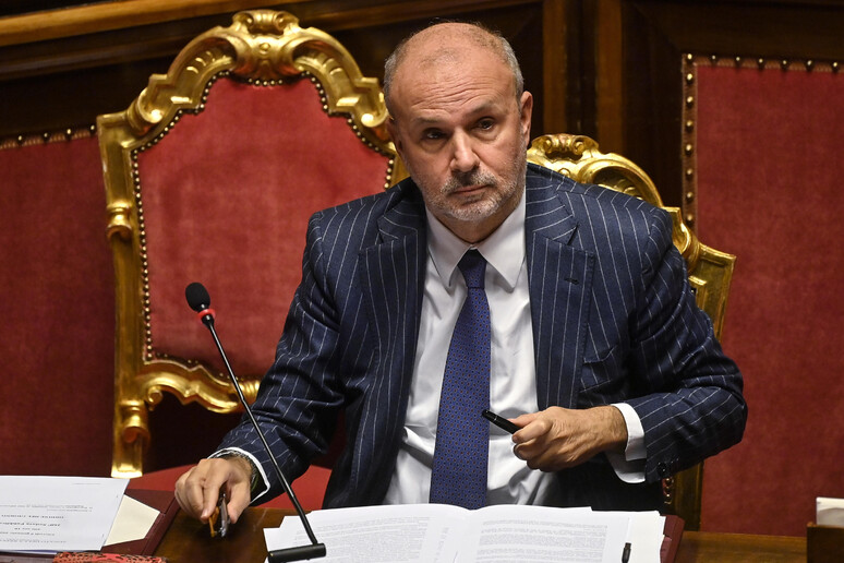 - RIPRODUZIONE RISERVATA