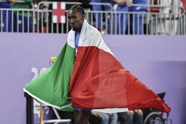 Andy Diaz Hernandez of Italy celebrates winning the Men’s Triple Jump Final © ANSA/EPA