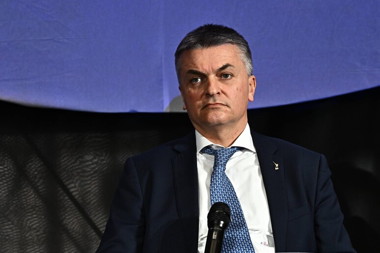 - RIPRODUZIONE RISERVATA
