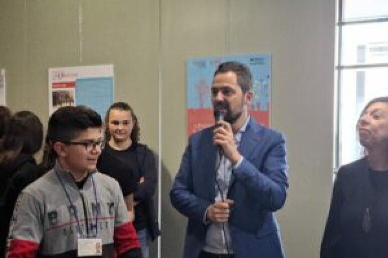- RIPRODUZIONE RISERVATA