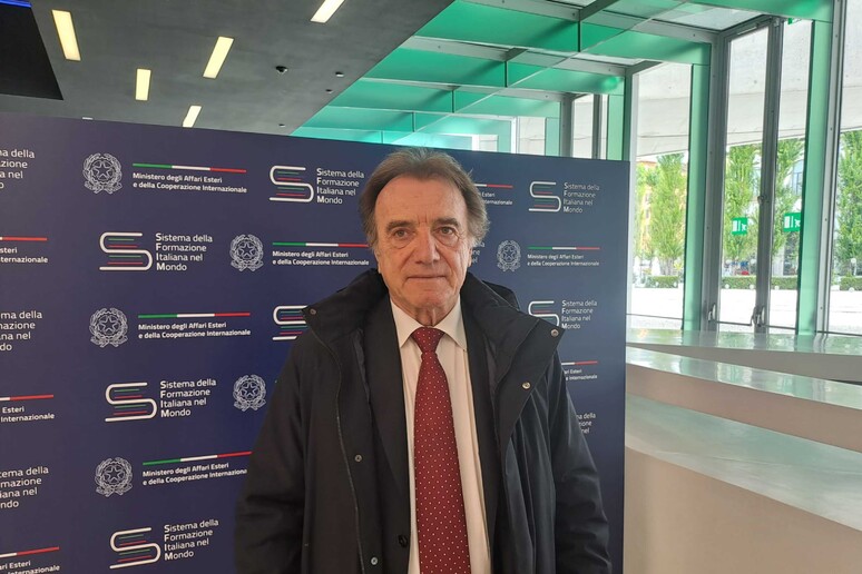 - RIPRODUZIONE RISERVATA