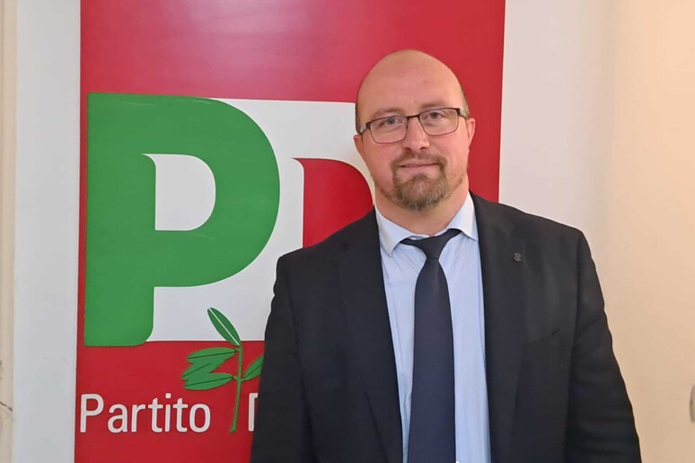 - RIPRODUZIONE RISERVATA