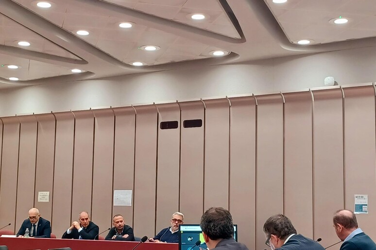 - RIPRODUZIONE RISERVATA