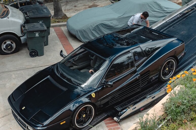 Ferrari, ritrovata la 512 TR che fu di Michael Jordan - RIPRODUZIONE RISERVATA