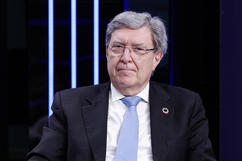 - RIPRODUZIONE RISERVATA