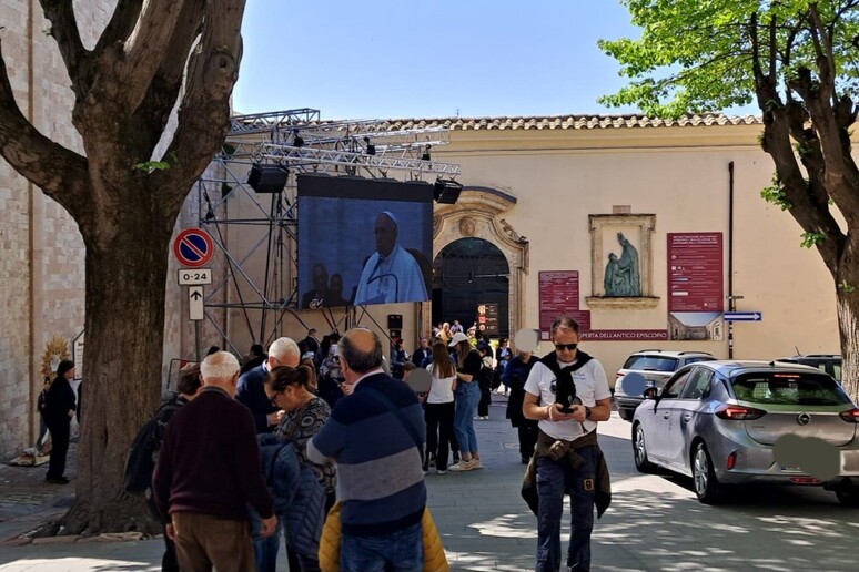 - RIPRODUZIONE RISERVATA