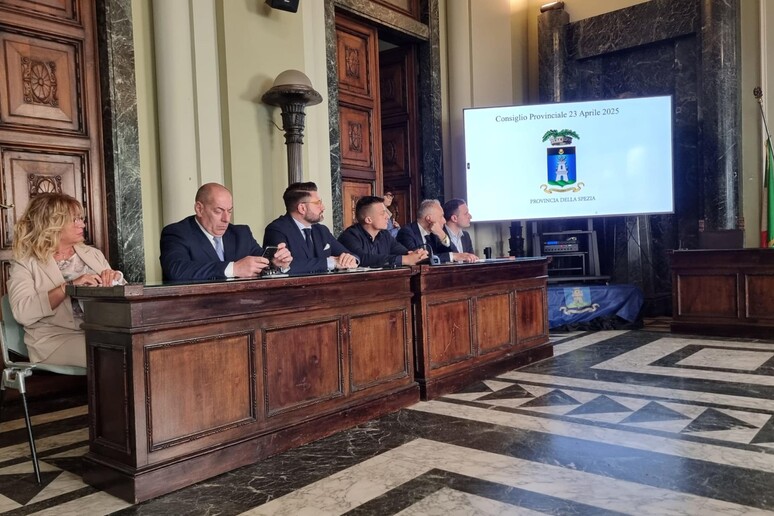 - RIPRODUZIONE RISERVATA