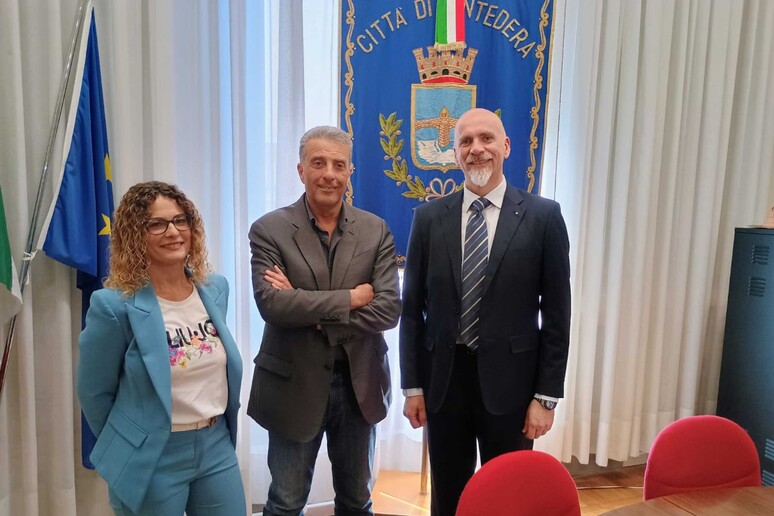- RIPRODUZIONE RISERVATA