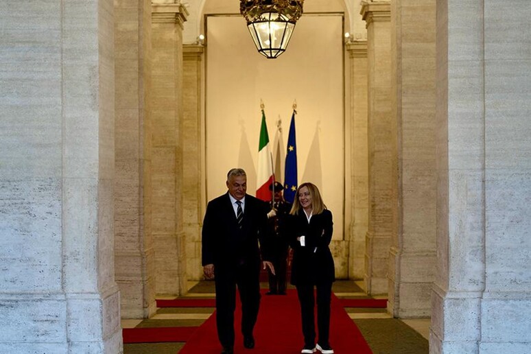 - RIPRODUZIONE RISERVATA