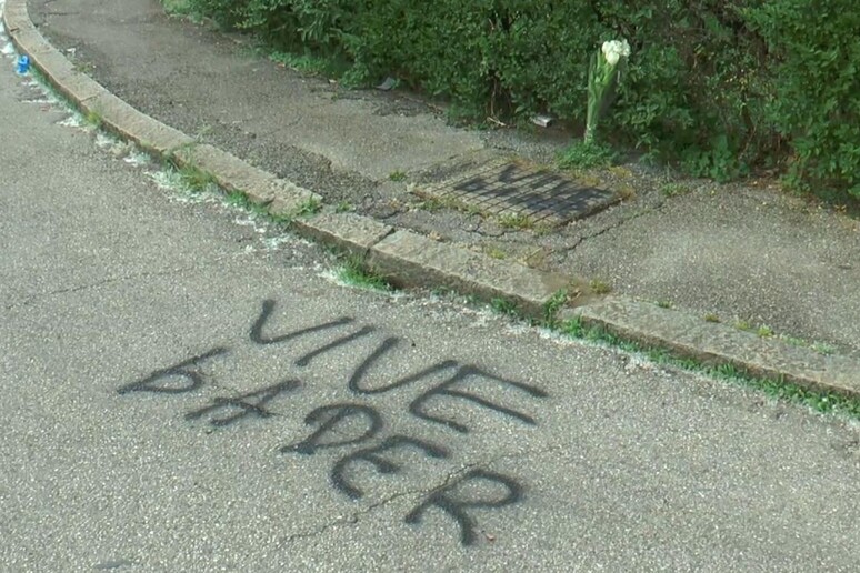 - RIPRODUZIONE RISERVATA