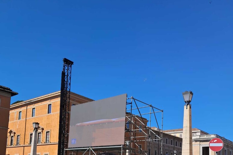 - RIPRODUZIONE RISERVATA